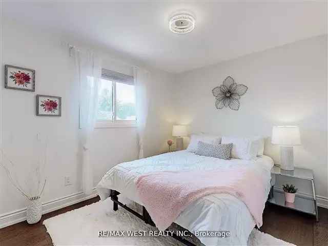 Renovated Bungalow Near Schools Parks Beaches