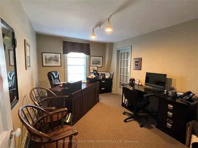 House For Sale in Aurora, Ontario