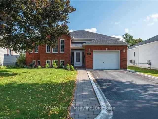 House For Sale in Gananoque, Ontario