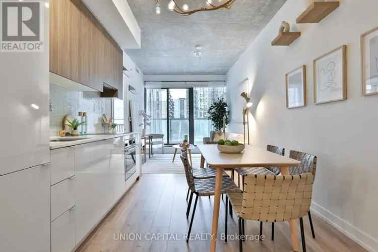 Apartment For Sale , Toronto, Ontario