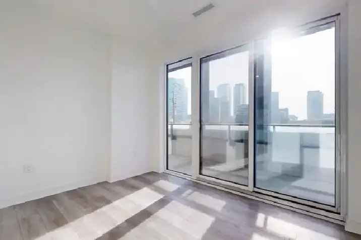 Rent Room Condo Downtown Toronto Private Bathroom Gym Available