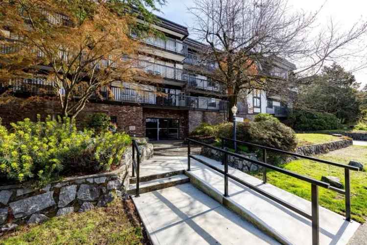 Lower Lonsdale Condo for Sale 740 sq ft Renovated Suite