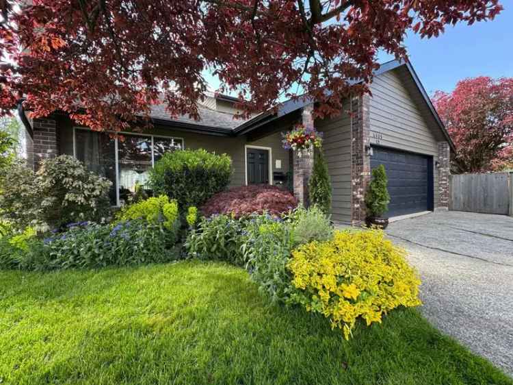 Ladner Family Home 3 Bed 1761 sq ft