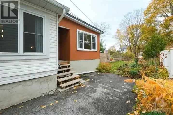 Gorgeous 1 bedroom plus den - Great Location-Carleton place