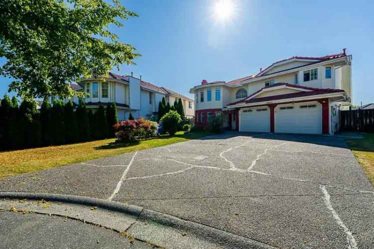 8879 141B Street in Surrey: Bear Creek Green Timbers House for sale : MLS®# R2879293