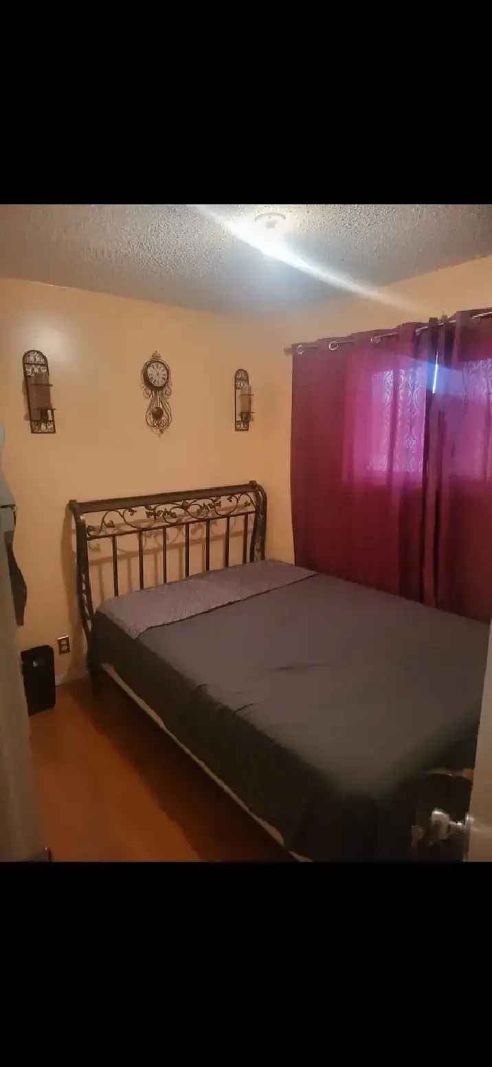 Rent Furnished Room Near Mirror Lake and Augustana College