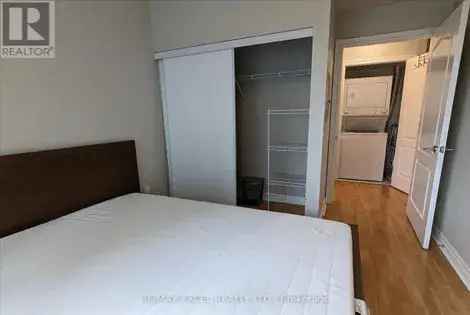 1 room apartment of 351 m² in Toronto