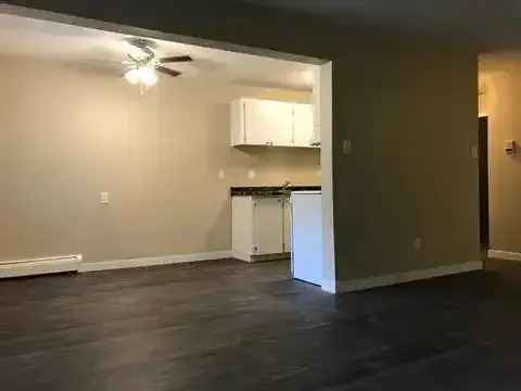 Spacious 2-Bedroom Apartment in Edmonton - Vintage House