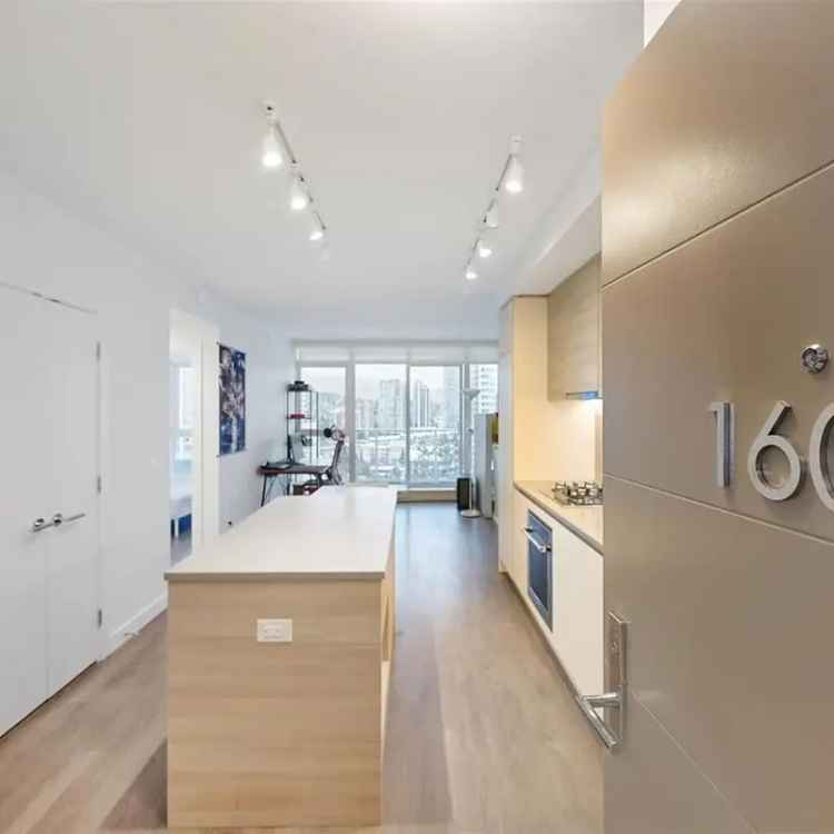 Modern Lougheed Heights Apartment near Burquitlam Station