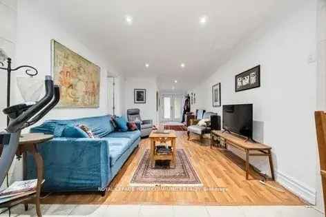 2 Bedroom 131m² House in Toronto