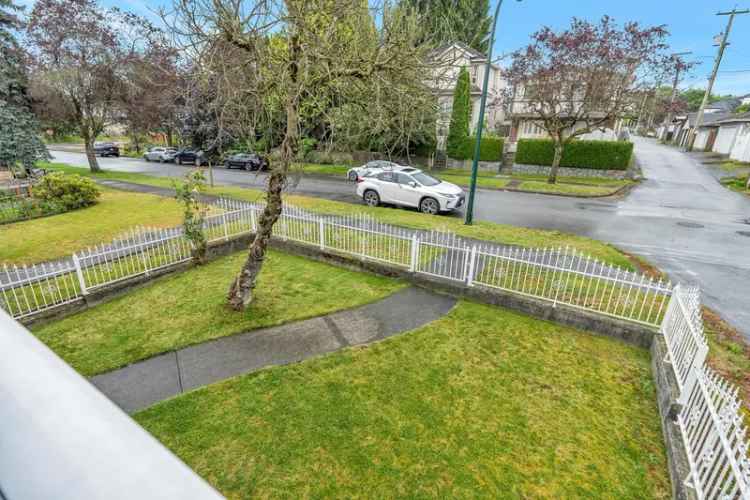 2431 PARKER Street Vancouver Renfrew Family Home 4 Beds 2 Baths