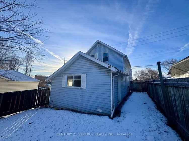 House For Sale in Smiths Falls, Ontario