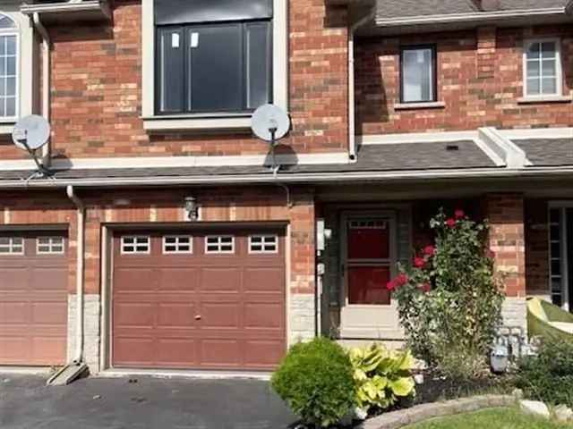 3 Bedroom Townhome All Brick New Windows Family Friendly