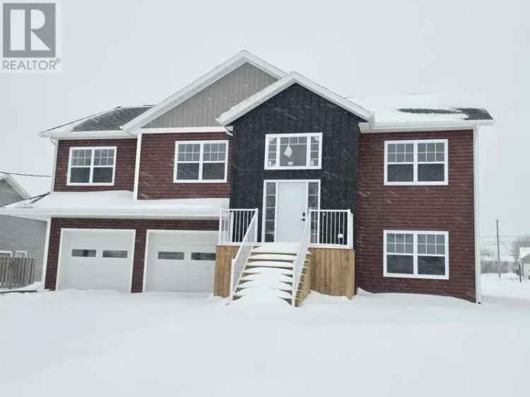 5 Bedroom 3 Bath Home in Cornwall PEI with In-Law Suite