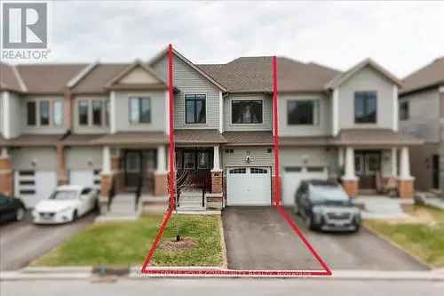 Modern Barrie Townhome Near Schools and GO Transit