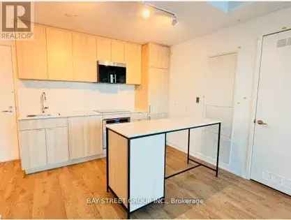 Luxury 2+1 Bed Condo in Port Credit with Unobstructed Lake Views