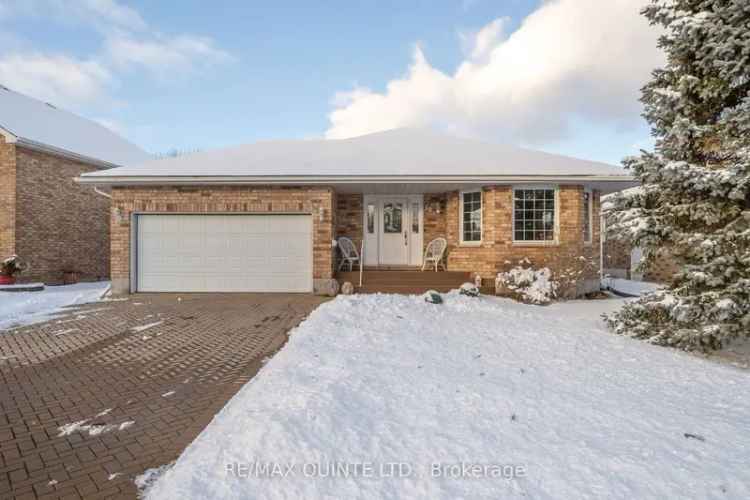 House For Sale in 20, Oak Ridge Boulevard, Belleville, Ontario