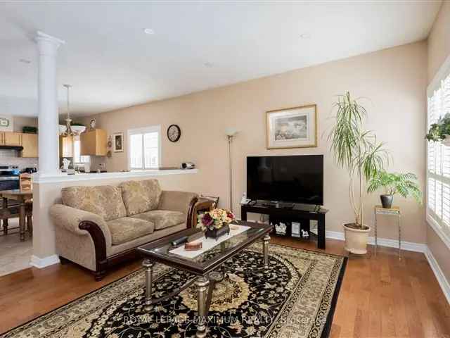 Beautiful Bungalow Across From Ravine 1800 Sq Ft 3 Bed