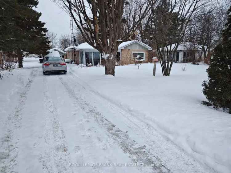 Family Friendly Waterfront Home near Lake Scugog