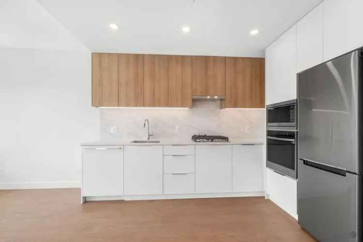 Surrey City Centre Condo: 1 Bed 1 Bath New Home