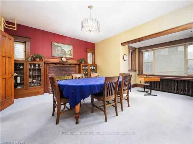 Stunning Victorian Home 6 Beds 4 Baths Owen Sound