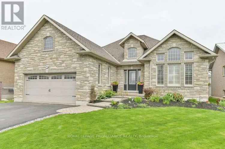 Belleville Raised Bungalow 3 Beds 2 Baths Hot Tub