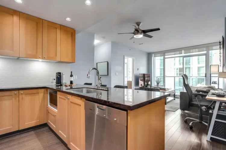 Downtown Vancouver Condo 1 Bedroom + Den Raffles on Robson