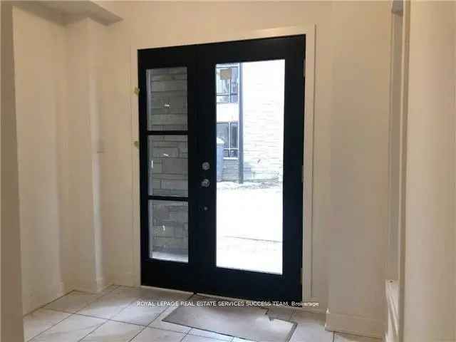 Townhouse For Rent in Vaughan, Ontario