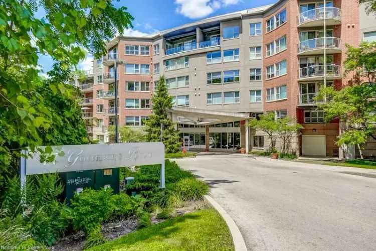 Dundas 2+Den Condo with Stunning Views and Private Outdoor Spaces