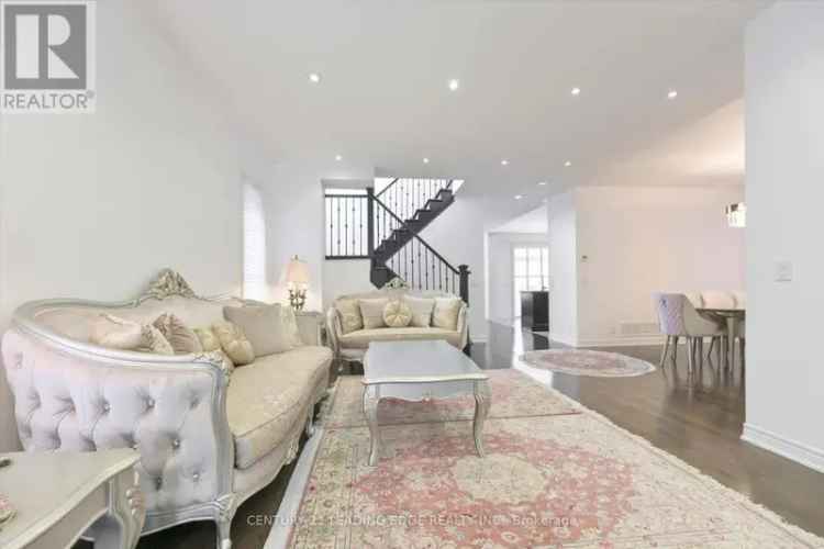4 2 Bedroom Family Home in Aurora Bayview Northeast