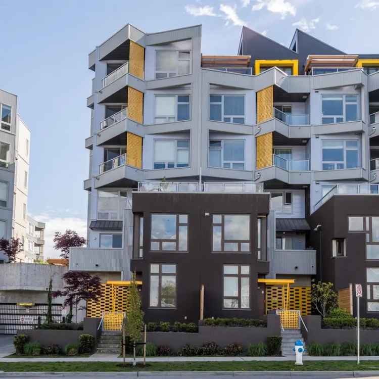 Luxury 2 Bed 3 Bath Townhouse for Sale in Vancouver