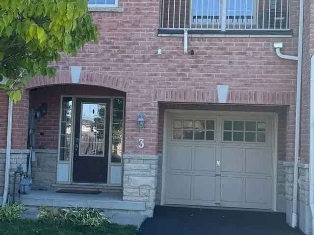 Townhouse For Rent in Ajax, Ontario