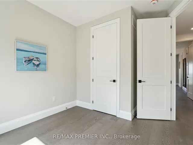 Townhouse For Sale in Wasaga Beach, Ontario