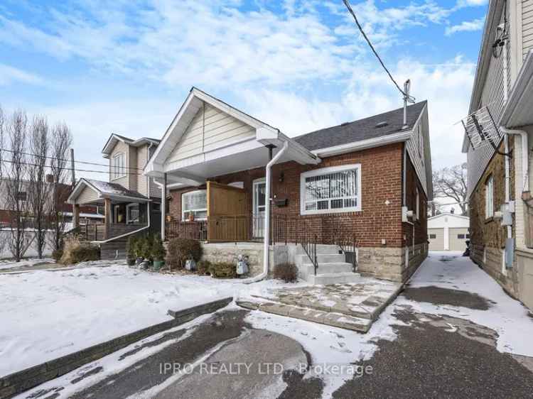 House For Sale in 180, Sammon Avenue, Toronto, Ontario