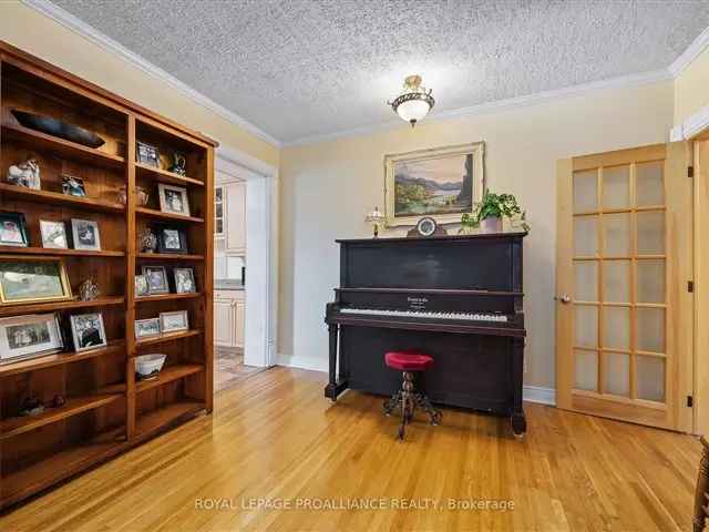 House For Sale in Belleville, Ontario