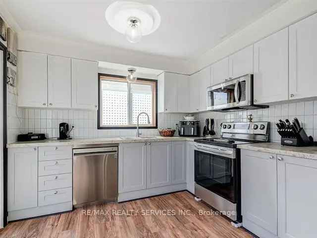 3 1 BR Detached Home Near Mount Pleasant Go Station