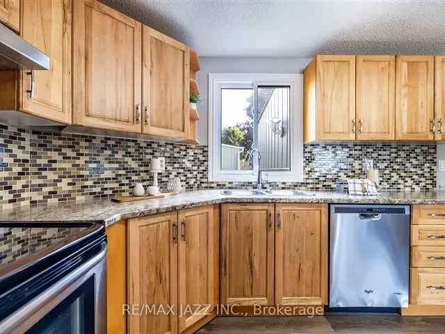 Beautiful 2 Bedroom Bungalow in Wilmot Creek Adult Community