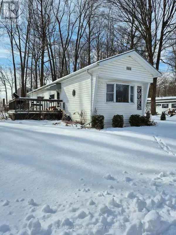 Affordable 2-Bedroom Mobile Home near Tillsonburg