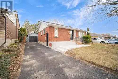 3-Bedroom Detached Home in Cambridge Family Neighborhood