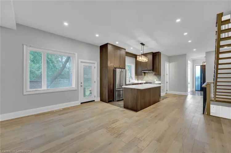 House For Sale in Toronto, Ontario