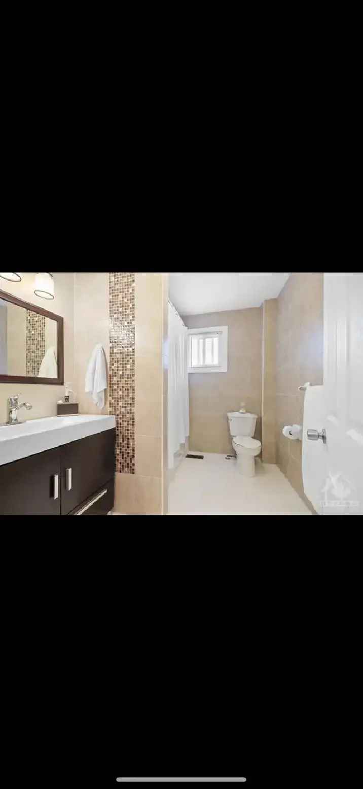 2 Bedroom, 1.5 bath Commerical Zoned or Residential