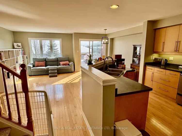 Rent Townhome in Uplands with Modern Kitchen and Garage