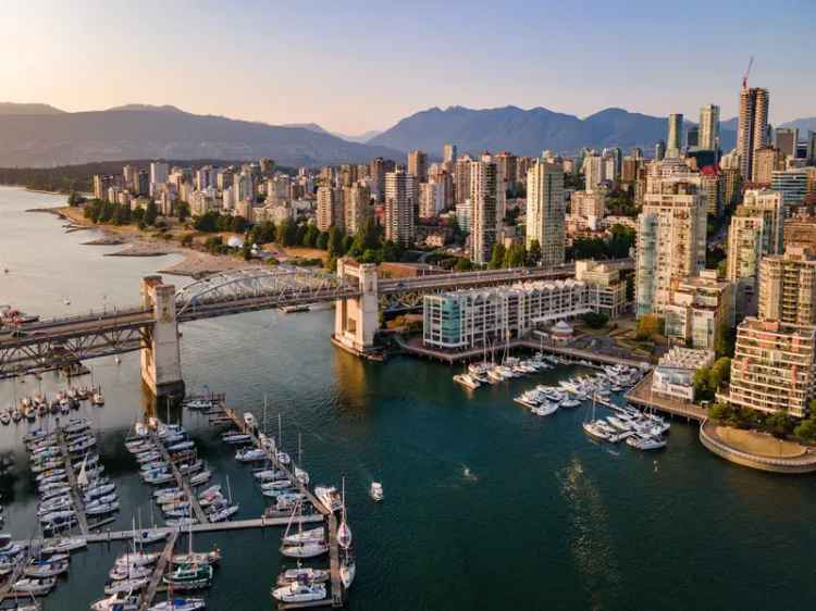 Yaletown Waterfront Condo 2 Beds 2 Baths Huge Deck