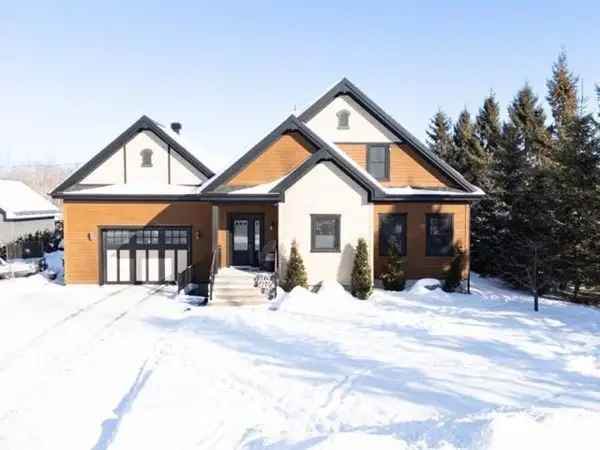 Two Storey House for Sale in Victoriaville