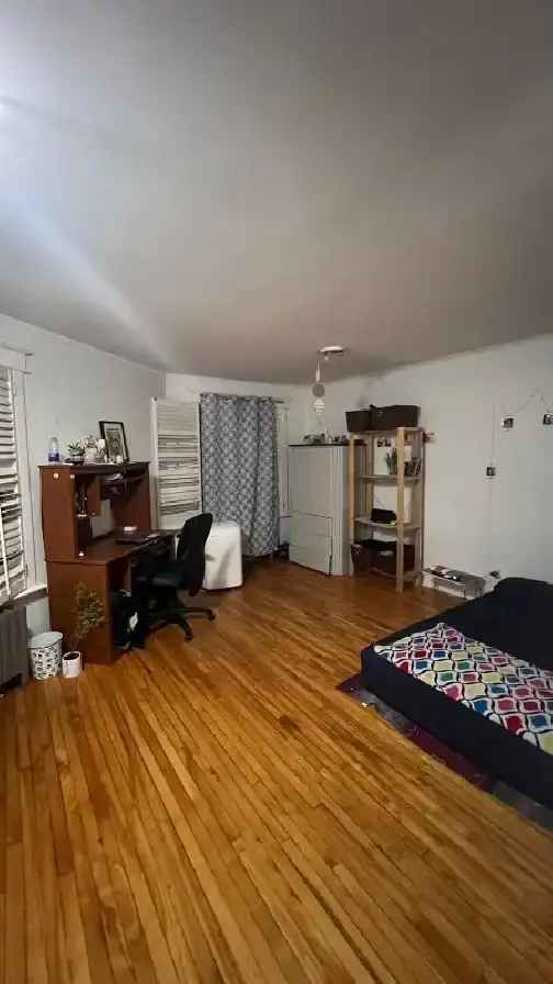 3 Beds 1 Bath Apartment