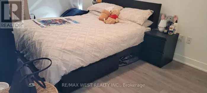 1 Bedroom 90m² Apartment in Downsview Park Toronto