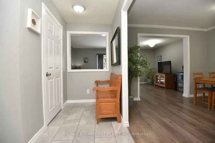 Updated Townhome in Carnaby Square 3 Beds 2 Baths