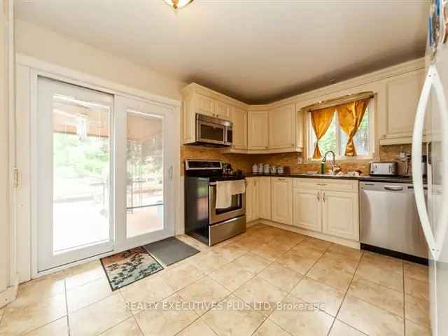 House For Sale in Brampton, Ontario