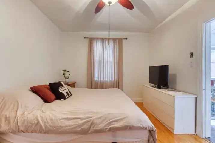 Bright 4 1 2 LaSalle Apartment with 4 Season Sunroom