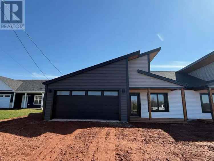1700 sq ft Home 2 Bed 2 Bath Double Garage Large Lot